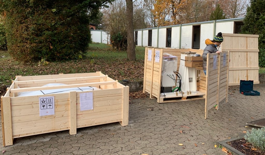 SPIDER 300A radio telescope in Karl Remeis Observatory: shipment boxes