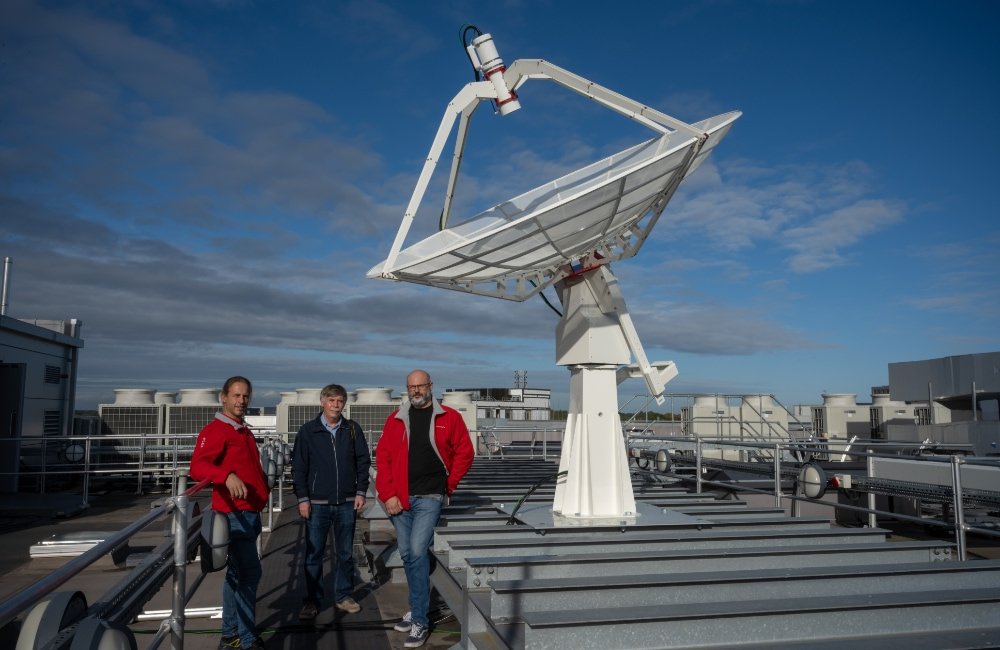 SPIDER 300A 3 meter radio telescope installed in University of Lincoln (UK)