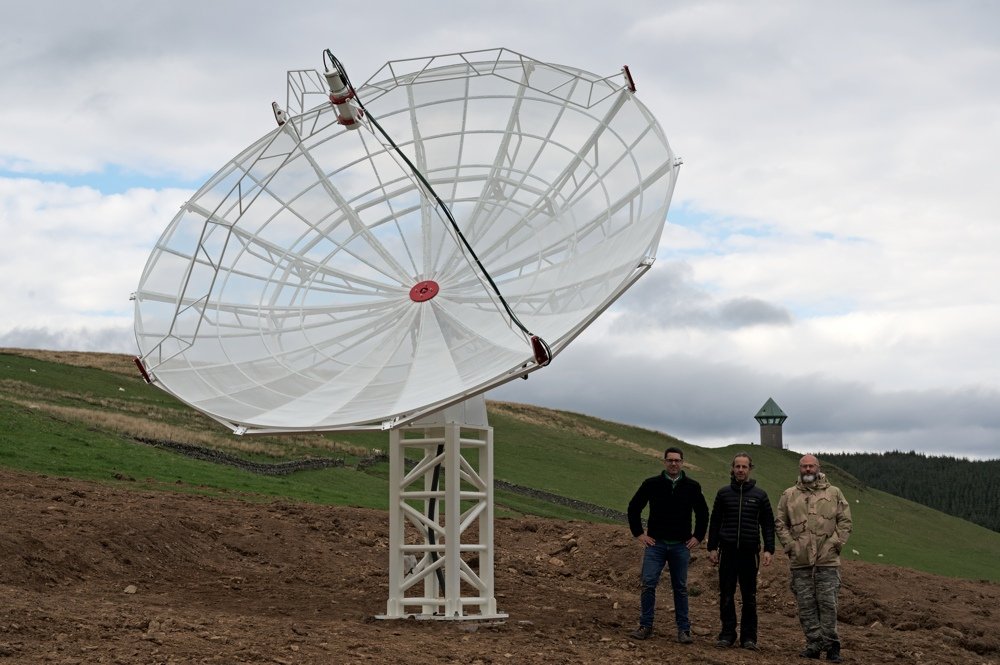 PrimaLuceLab installation team with the SPIDER 500A radio telescope.