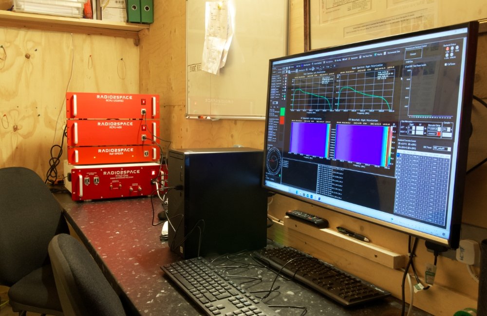 SPIDER 500A installed in Kielder Observatory (UK): the radio telescope control room.