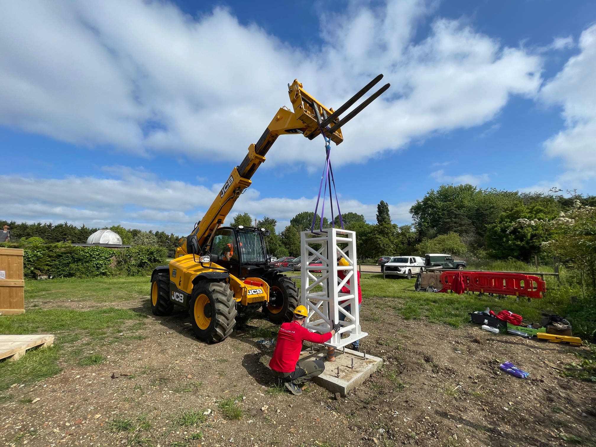 SPIDER 500A radio telescope installed in Eton College, UK