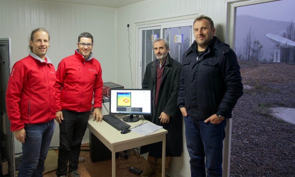 SPIDER 500A radio telescope installed in Porto da Balsa radio astronomy station: the first light recorded on Cassiopea A.