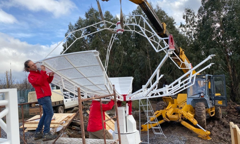 SPIDER 500A radio telescope installed in Porto da Balsa radio astronomy station: connecting the 5 meter main reflector