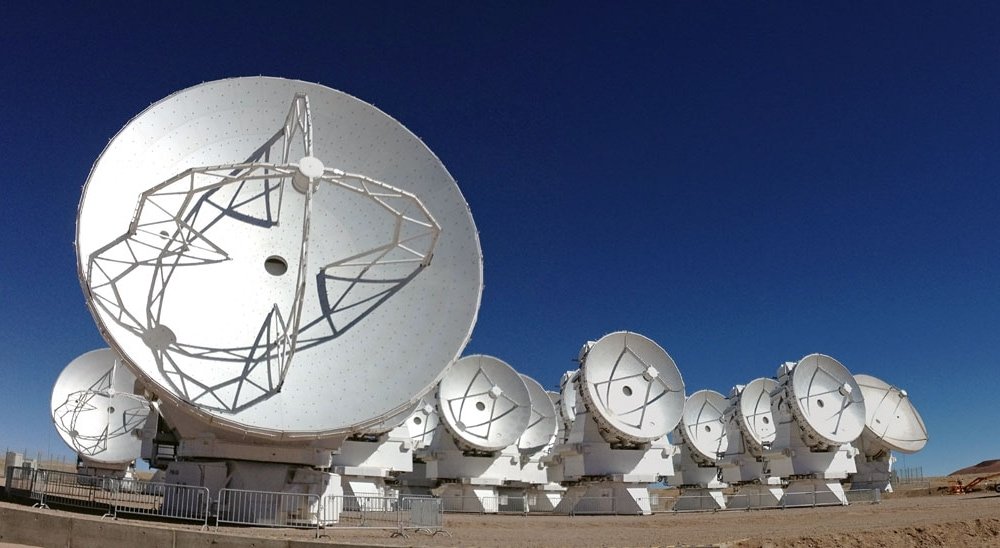 Introduction to radio interferometry: the ALMA interferometer in the Chilean Andes observes the sky at millimeter wavelengths. Credit: ALMA (ESO/NAOJ/NRAO)